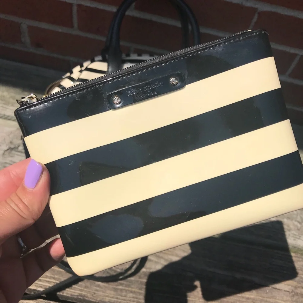 Kate Spade Chelsea Park Dome Satchel Matching Wristlet Stripe Set